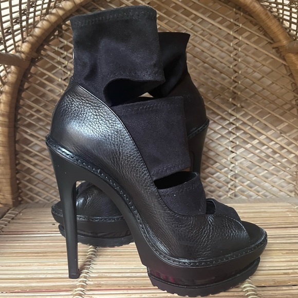 Herve Leger Oribel Heels - Picture 2 of 15